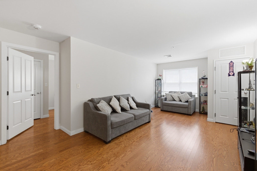 30 Franklin Street # 113