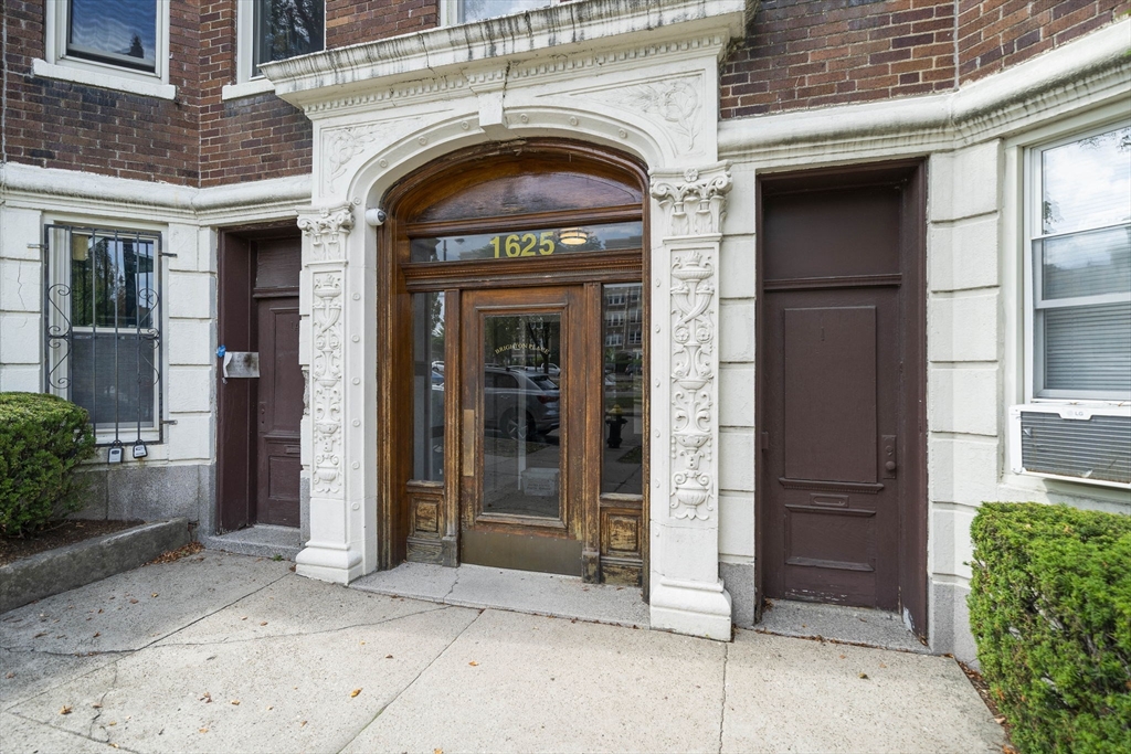 1625 Commonwealth Ave # 18