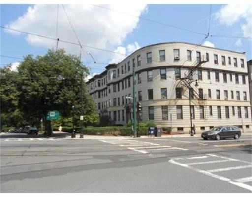 1880 Commonwealth Ave # 10