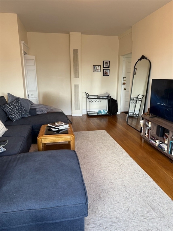8 Garrison St # 609