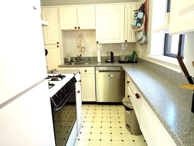 69 Strathmore Rd # 6