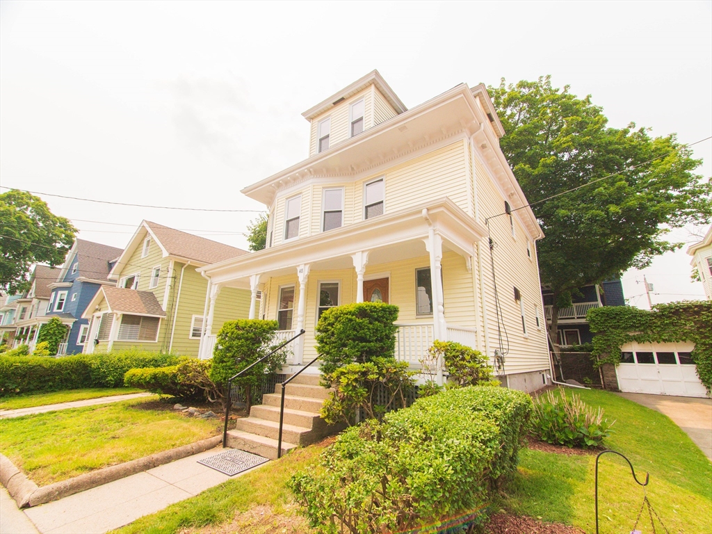 48 Oak Square Ave # 1
