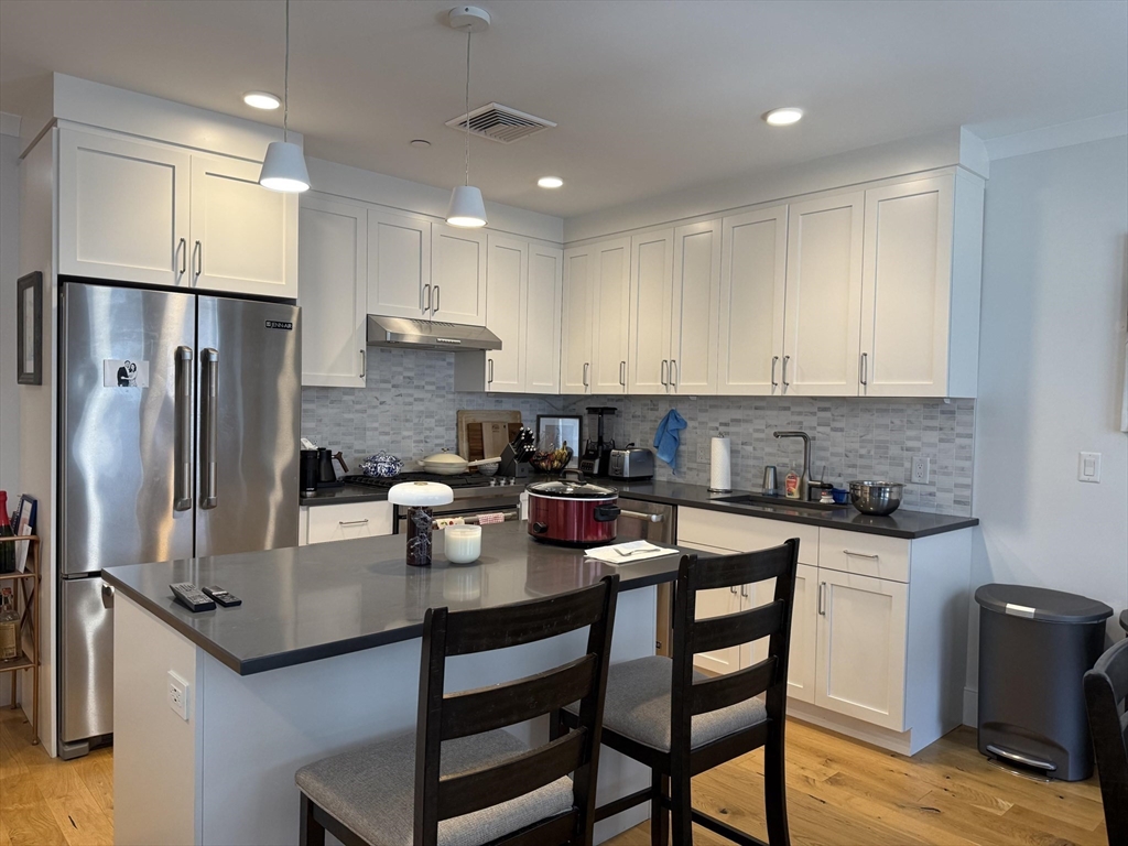 30 Polk St # 206