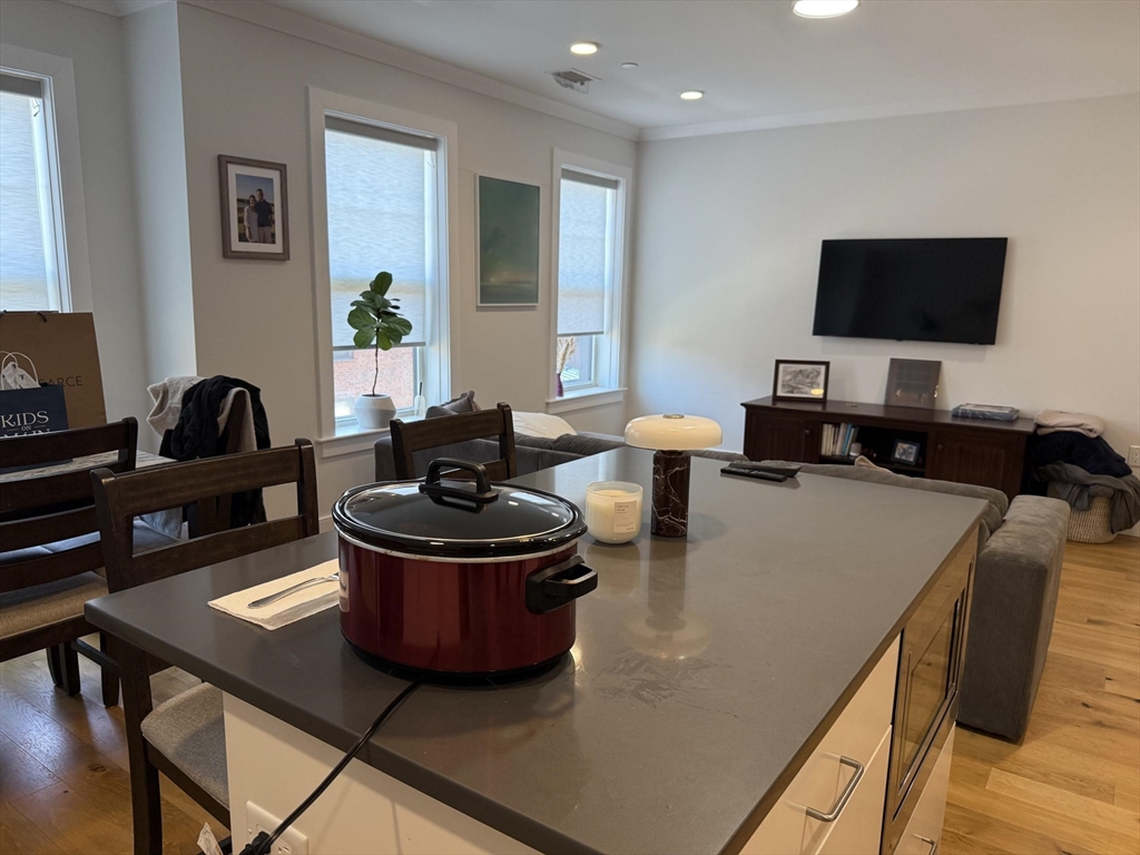 30 Polk St # 206