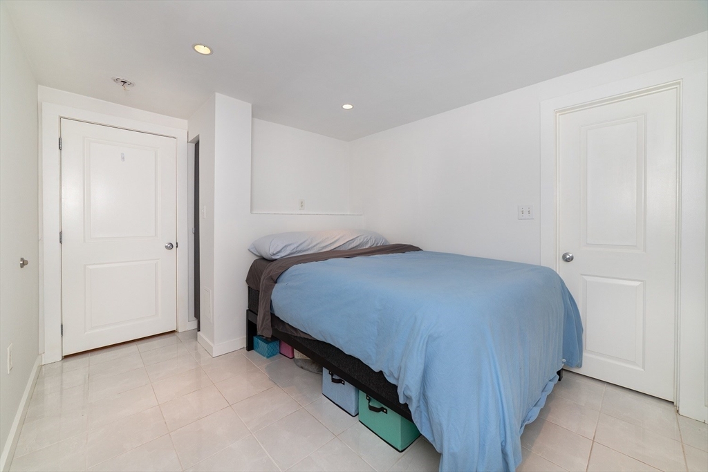 15 University Rd # B