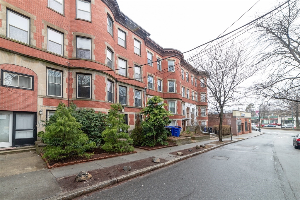 15 University Rd # B
