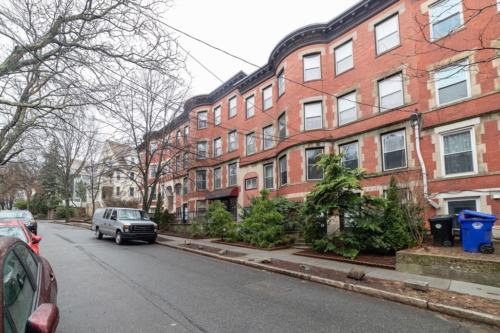 15 University Rd # B