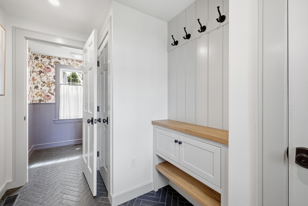 6 Lockway Road