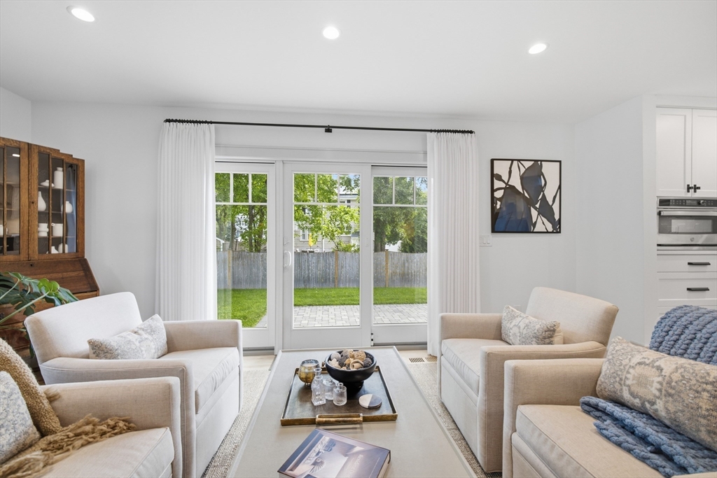 6 Lockway Road