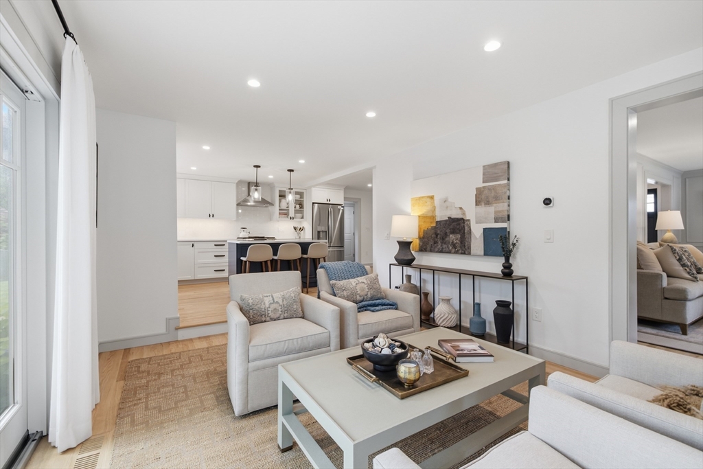 6 Lockway Road