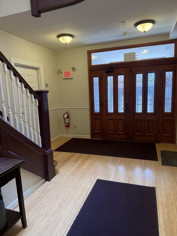 330 Summit Ave # 104