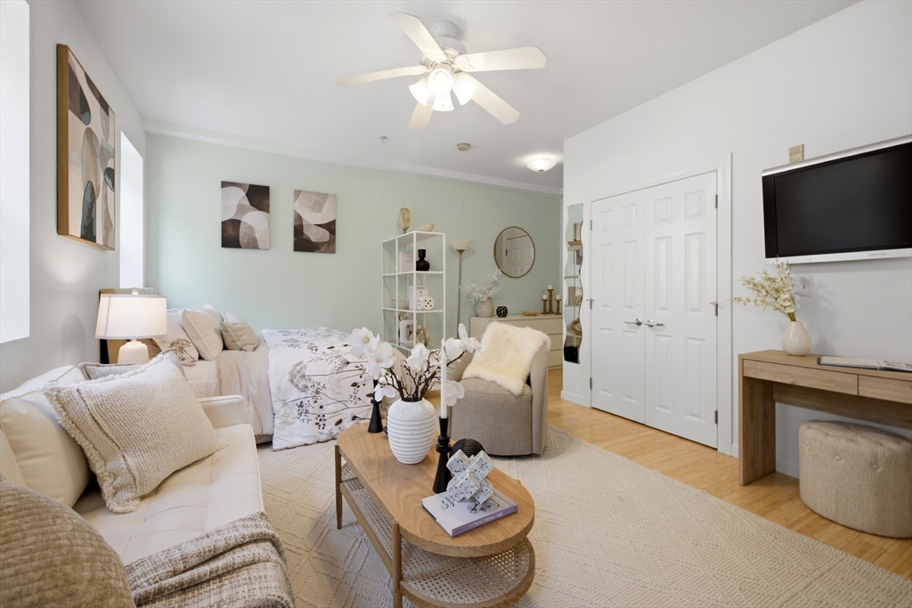 330 Summit Ave # 104
