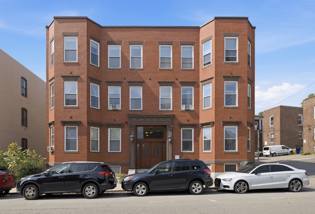 330 Summit Ave # 104
