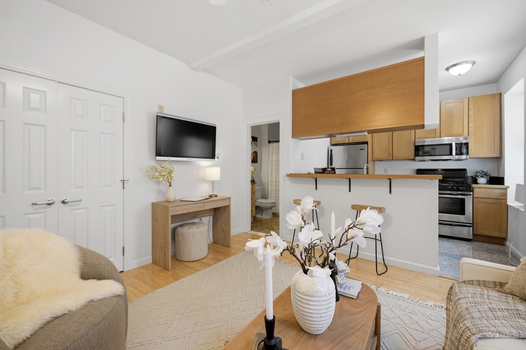 330 Summit Ave # 104