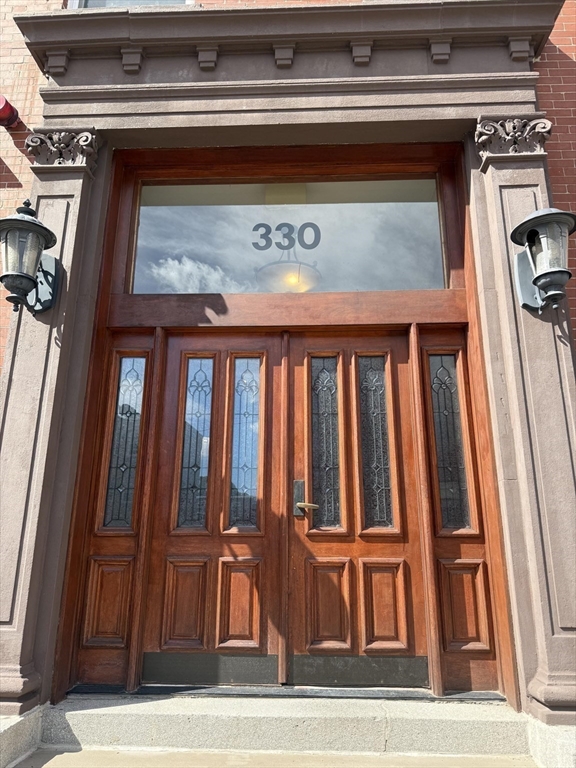 330 Summit Ave # 104