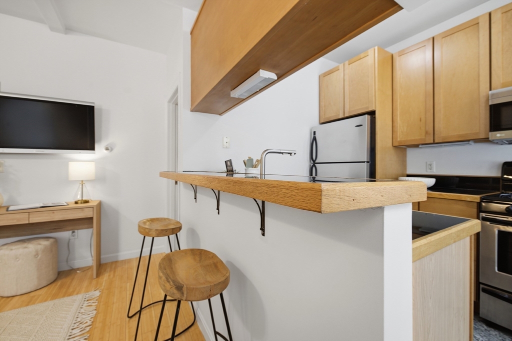 330 Summit Ave # 104