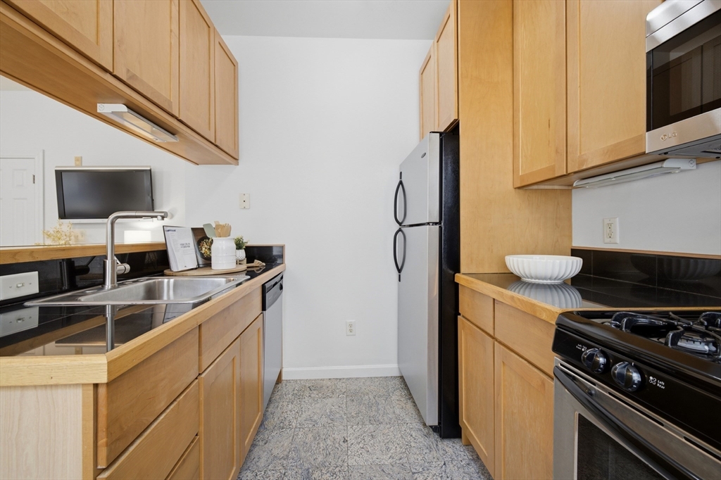 330 Summit Ave # 104