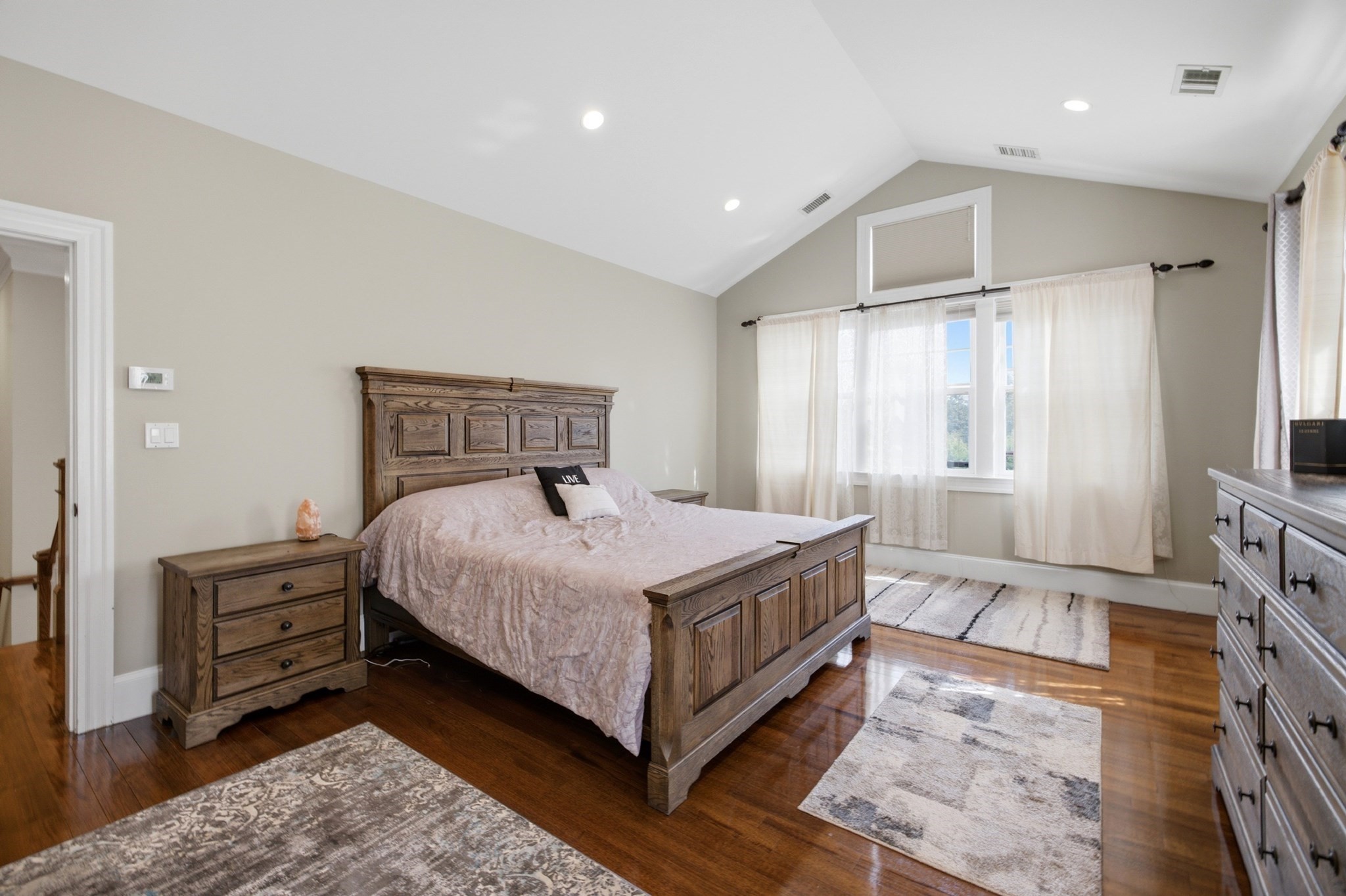 8 Longmeadow Rd