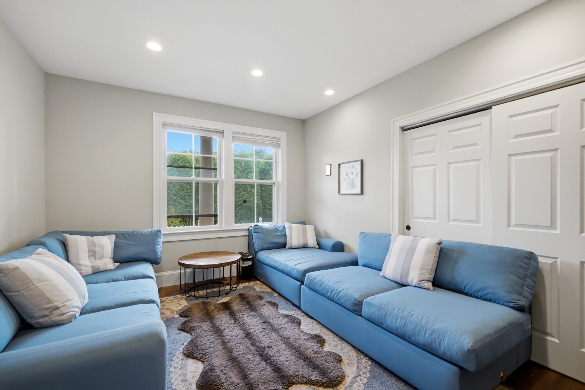 8 Longmeadow Rd