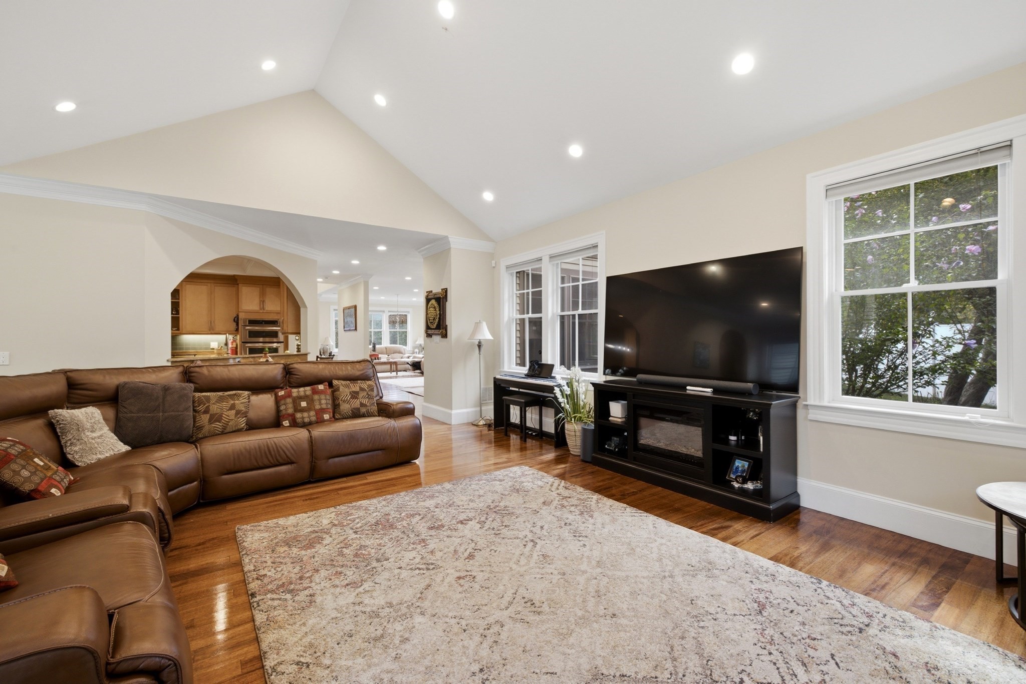 8 Longmeadow Rd