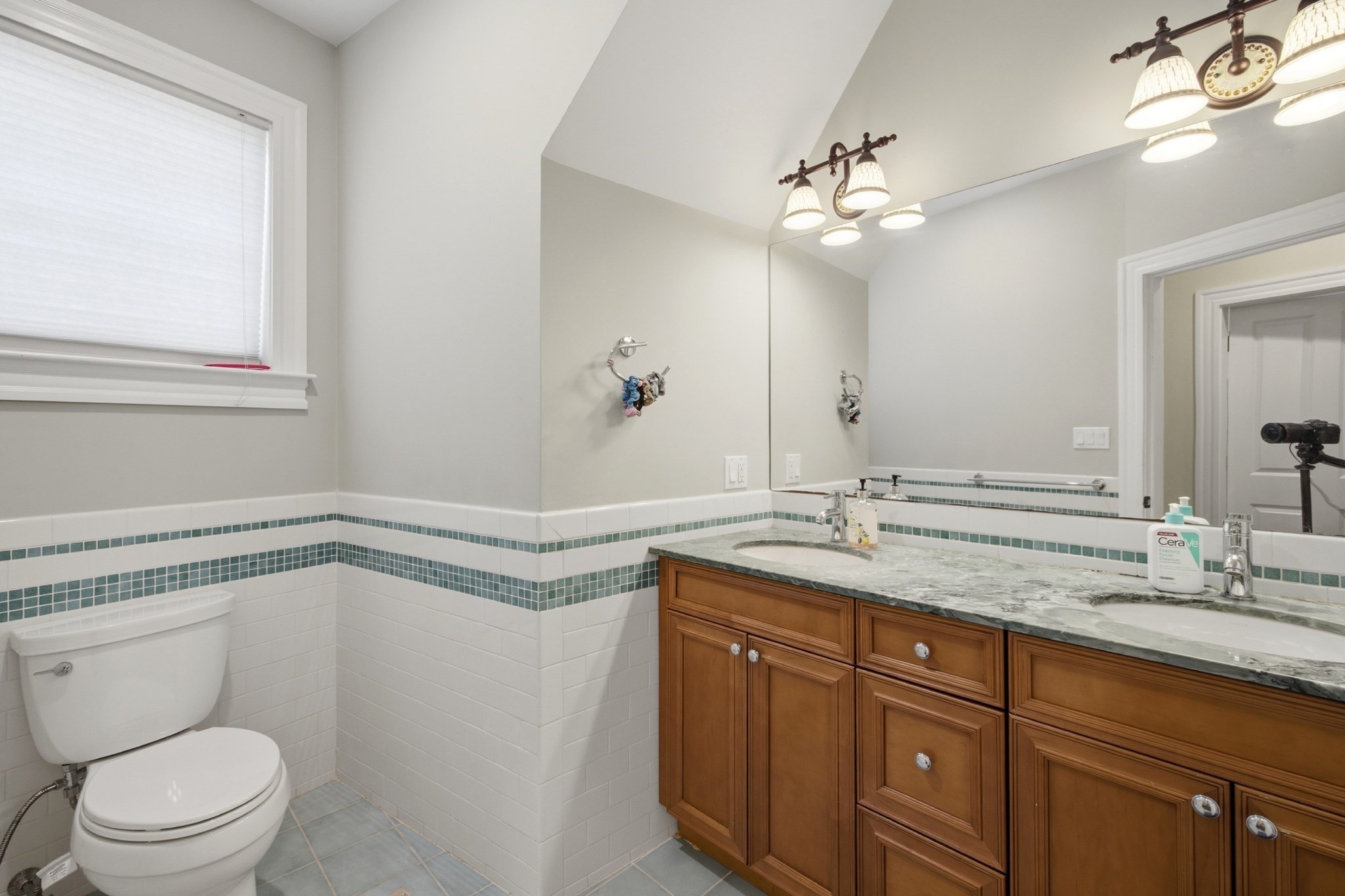 8 Longmeadow Rd