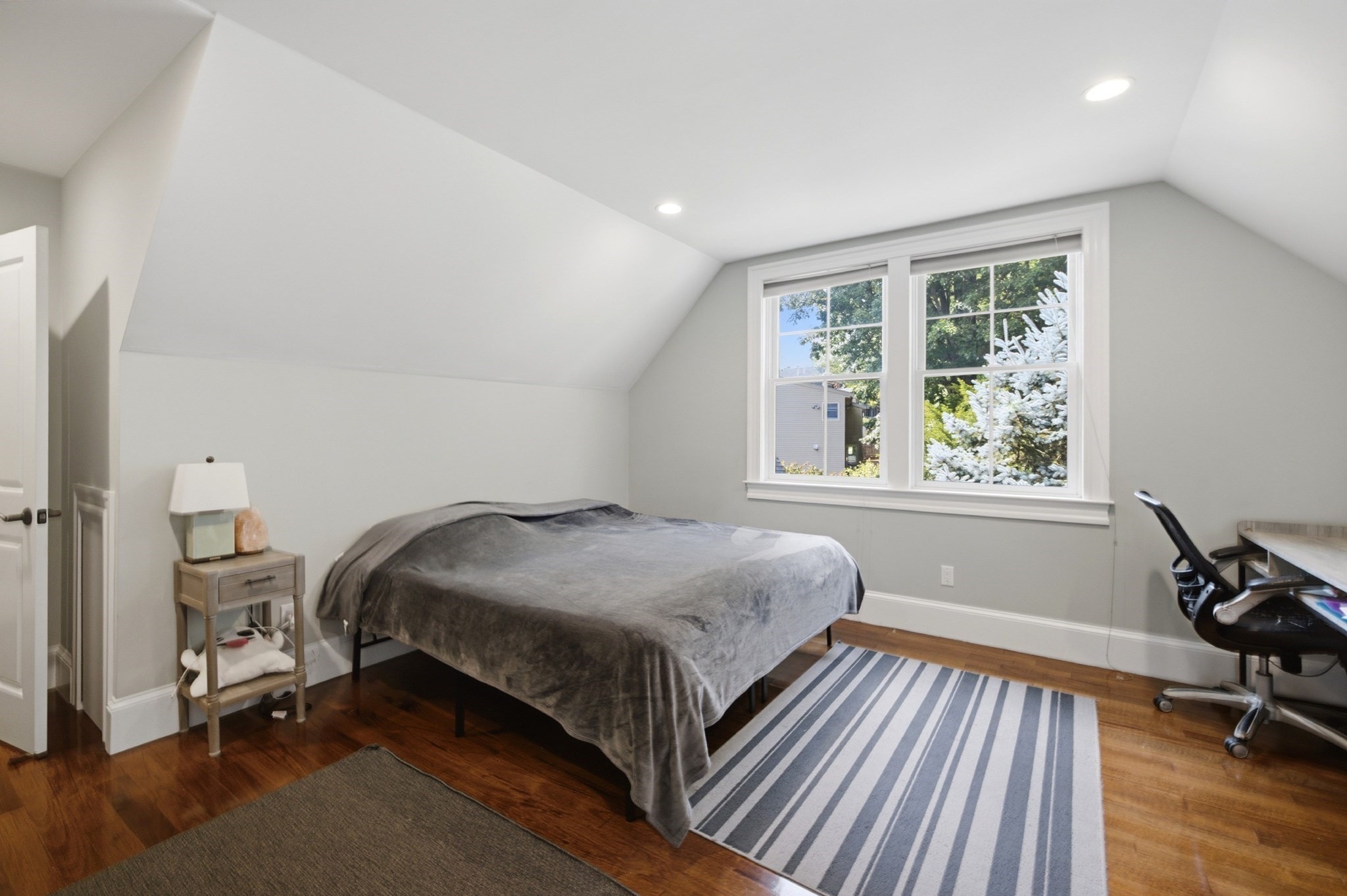 8 Longmeadow Rd