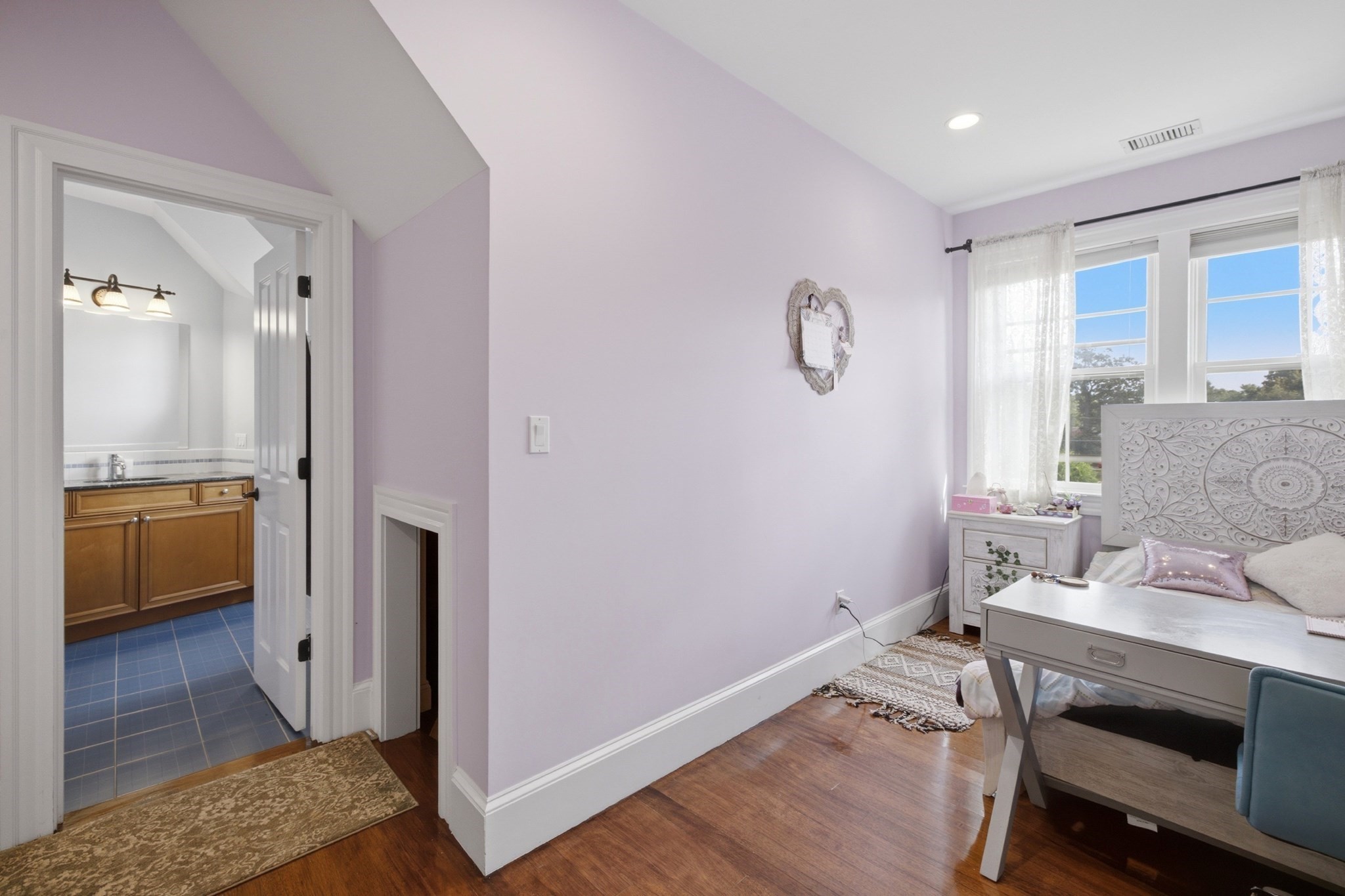 8 Longmeadow Rd
