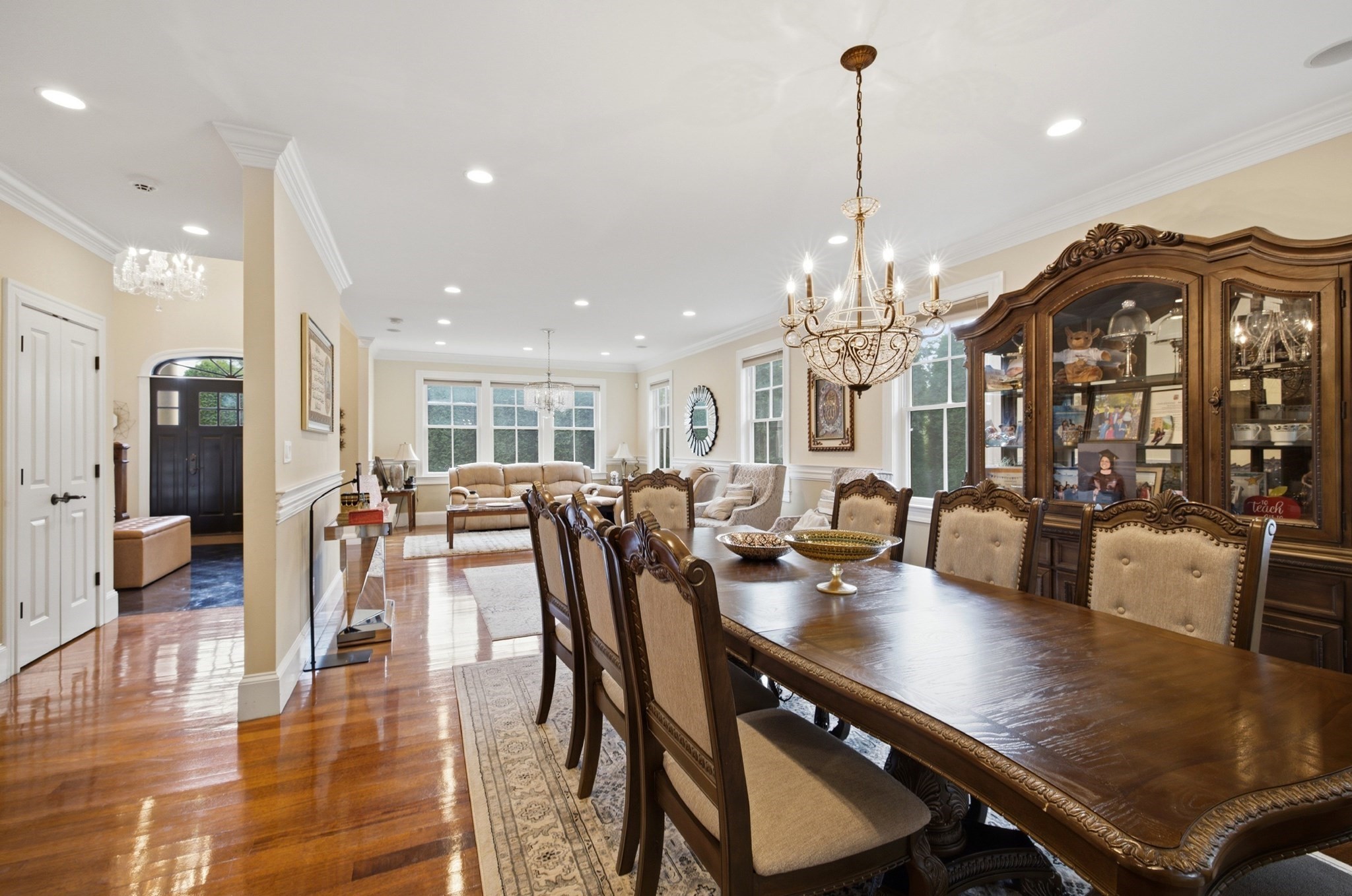 8 Longmeadow Rd
