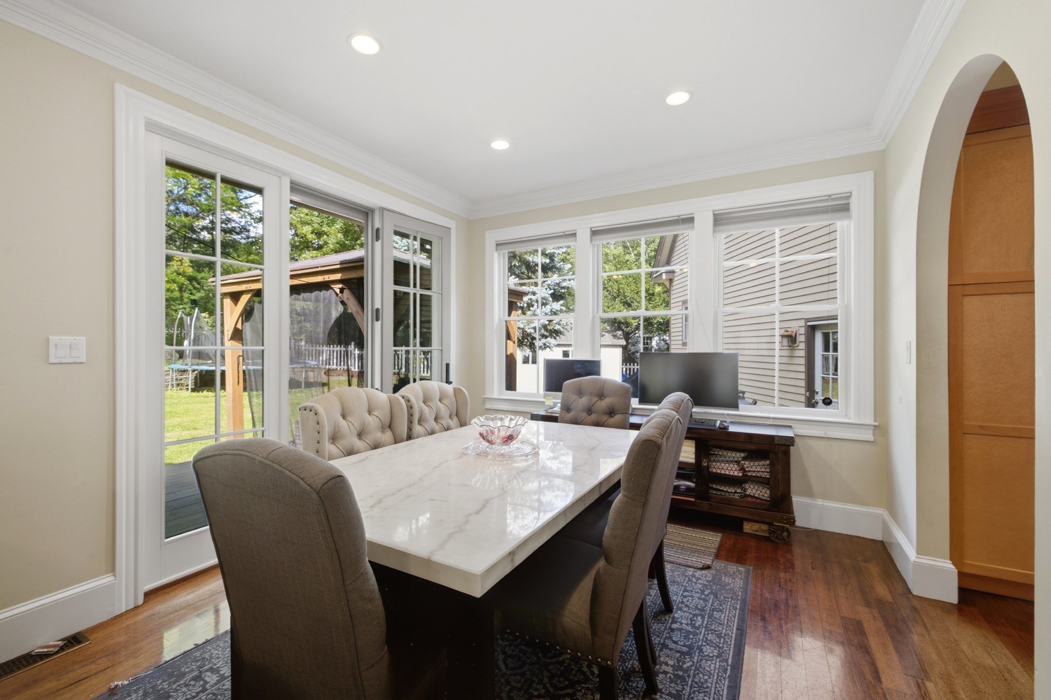 8 Longmeadow Rd
