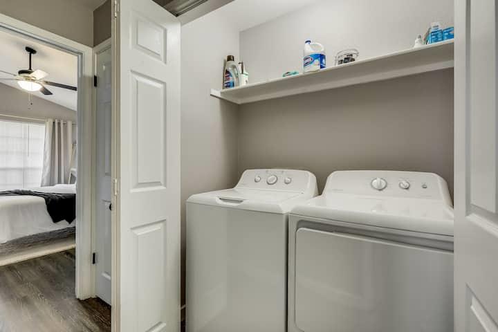 1100 Briargate DR