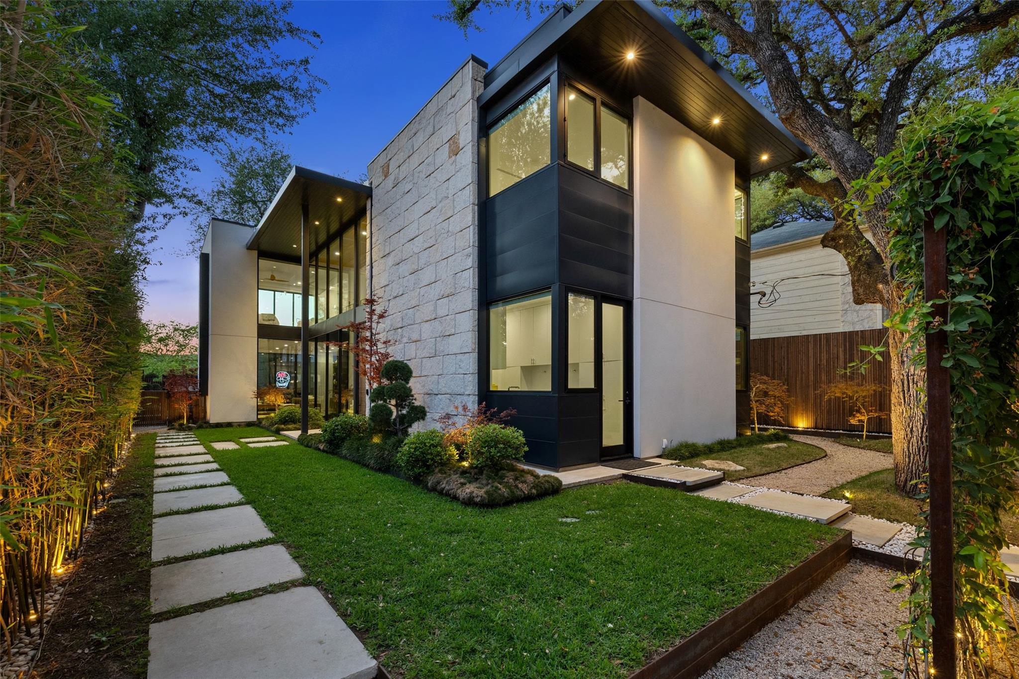 2108 Matthews DR