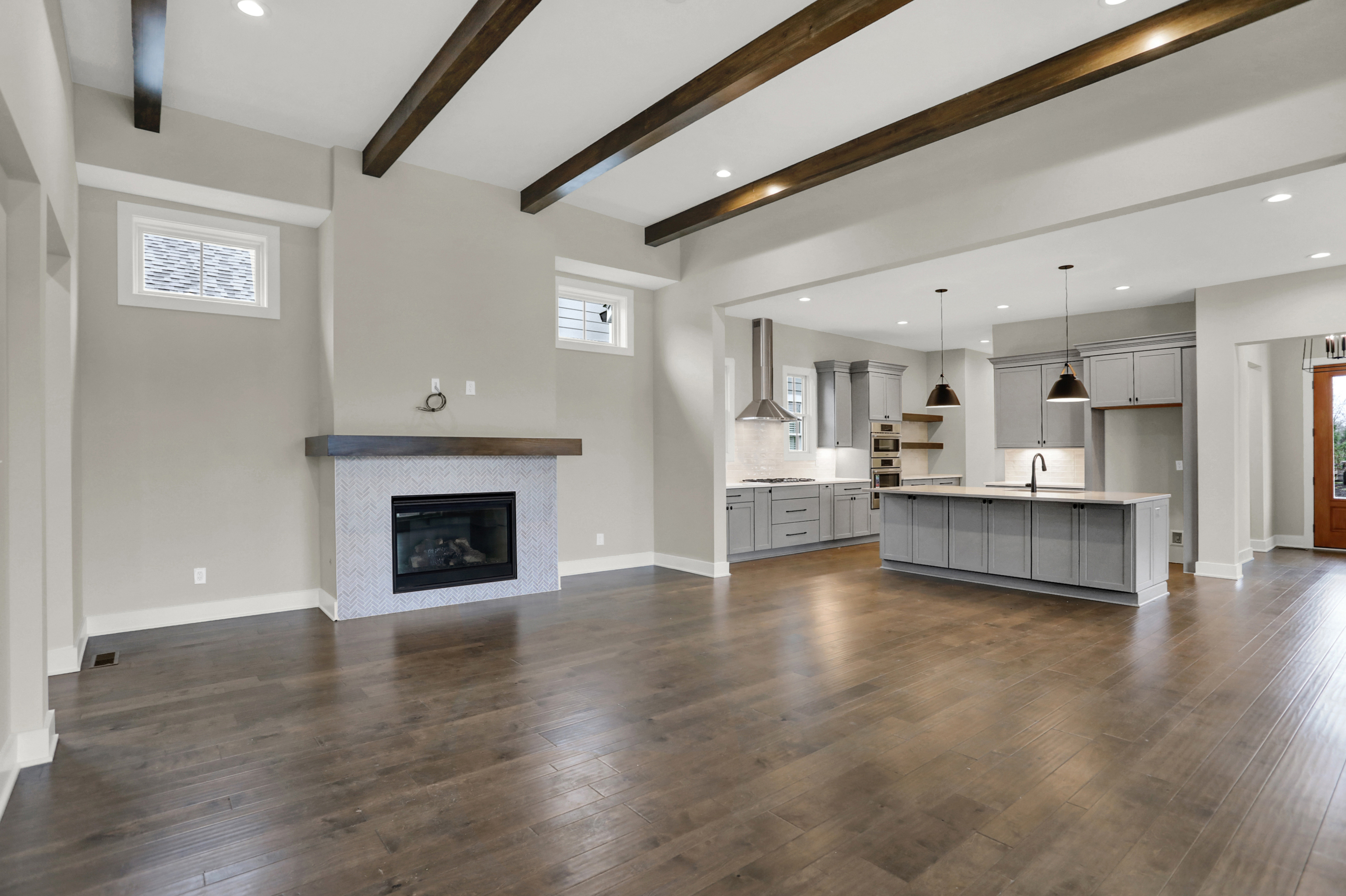 15039 Oak Hollow Lane W