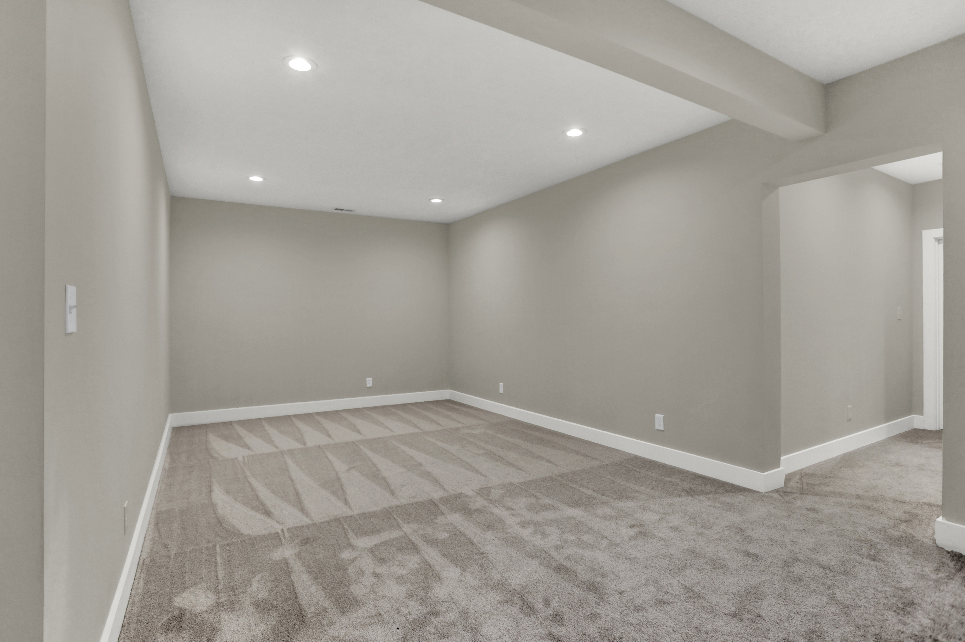 15039 Oak Hollow Lane W