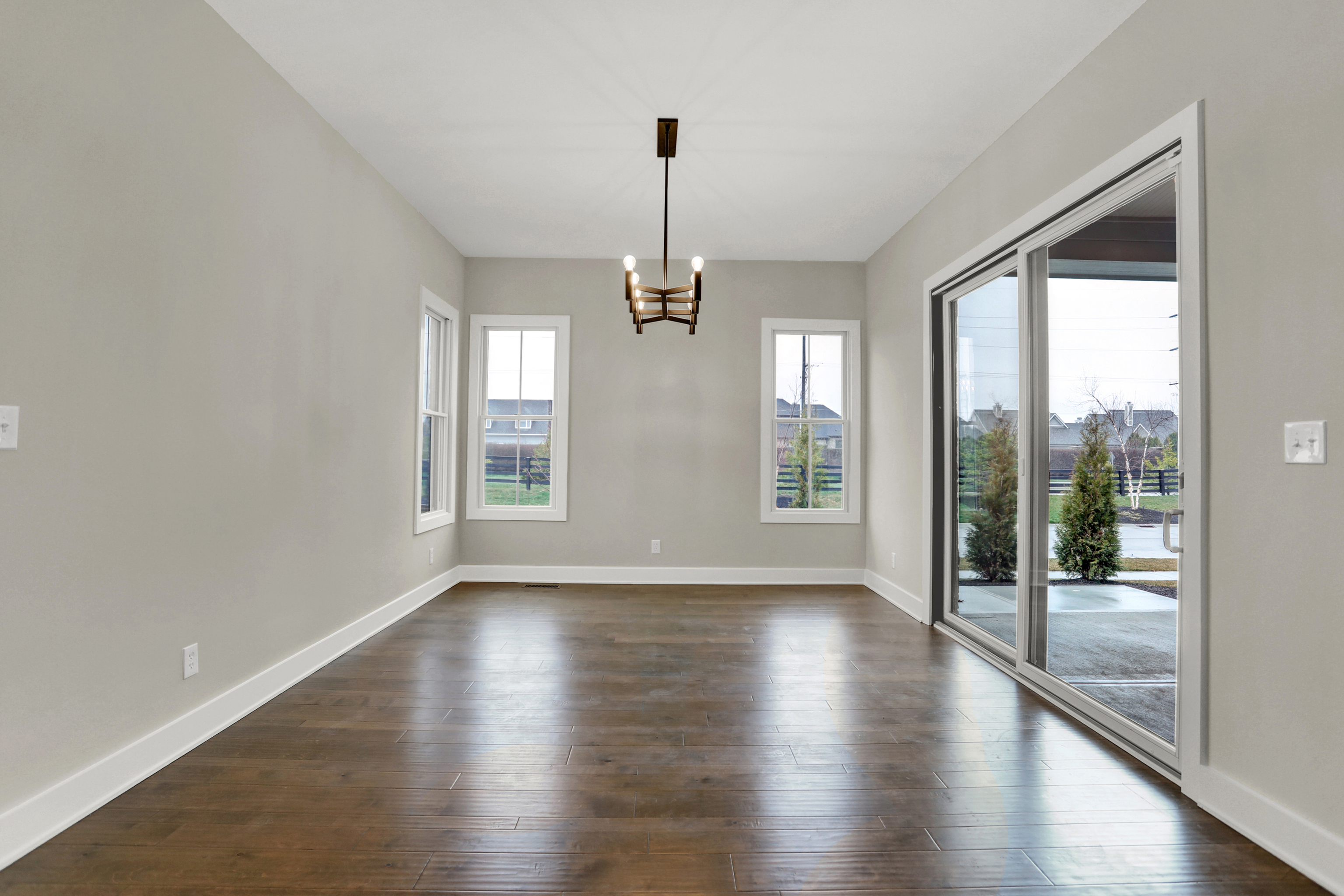 15039 Oak Hollow Lane W