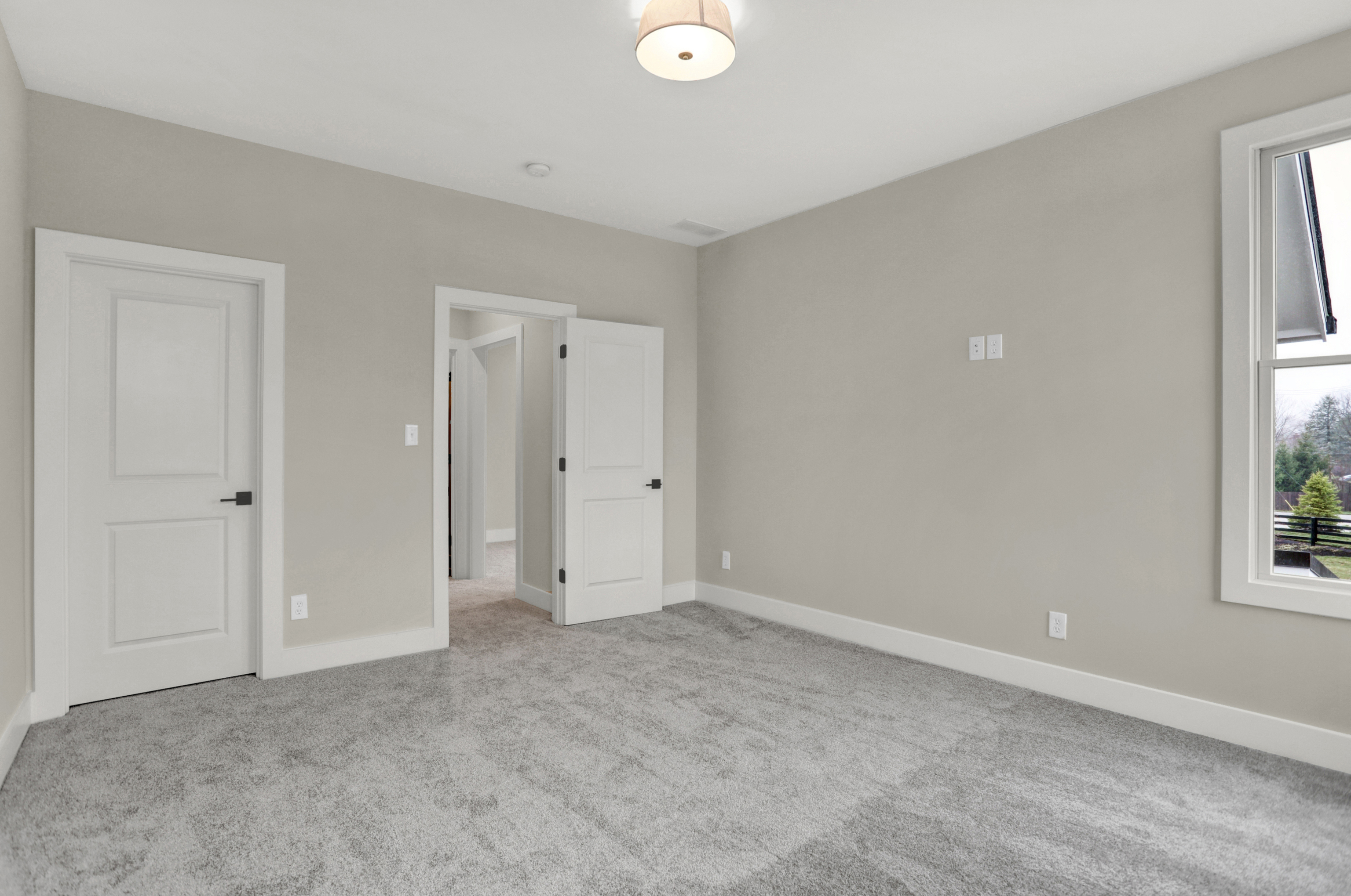 15039 Oak Hollow Lane W