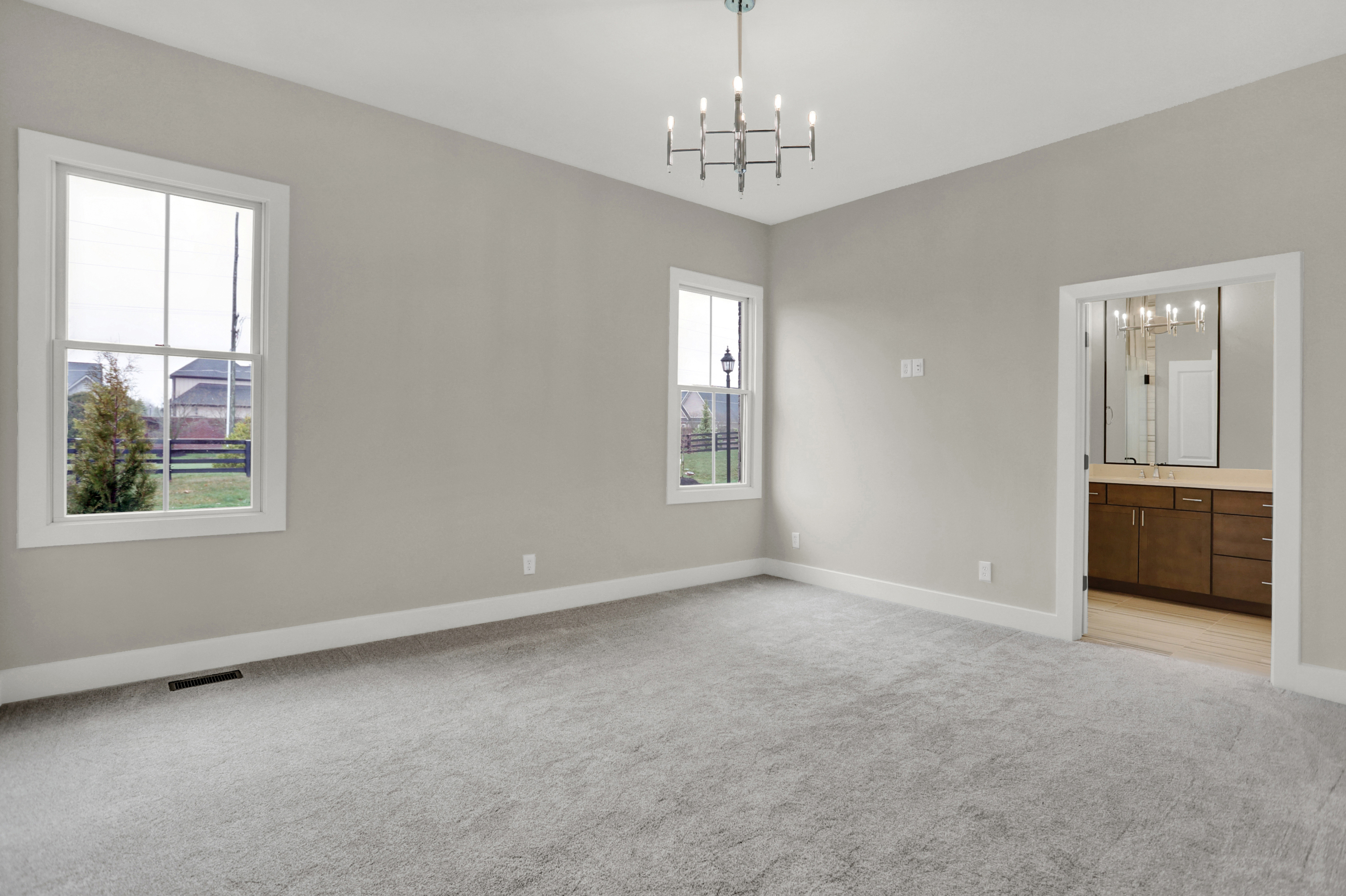 15039 Oak Hollow Lane W