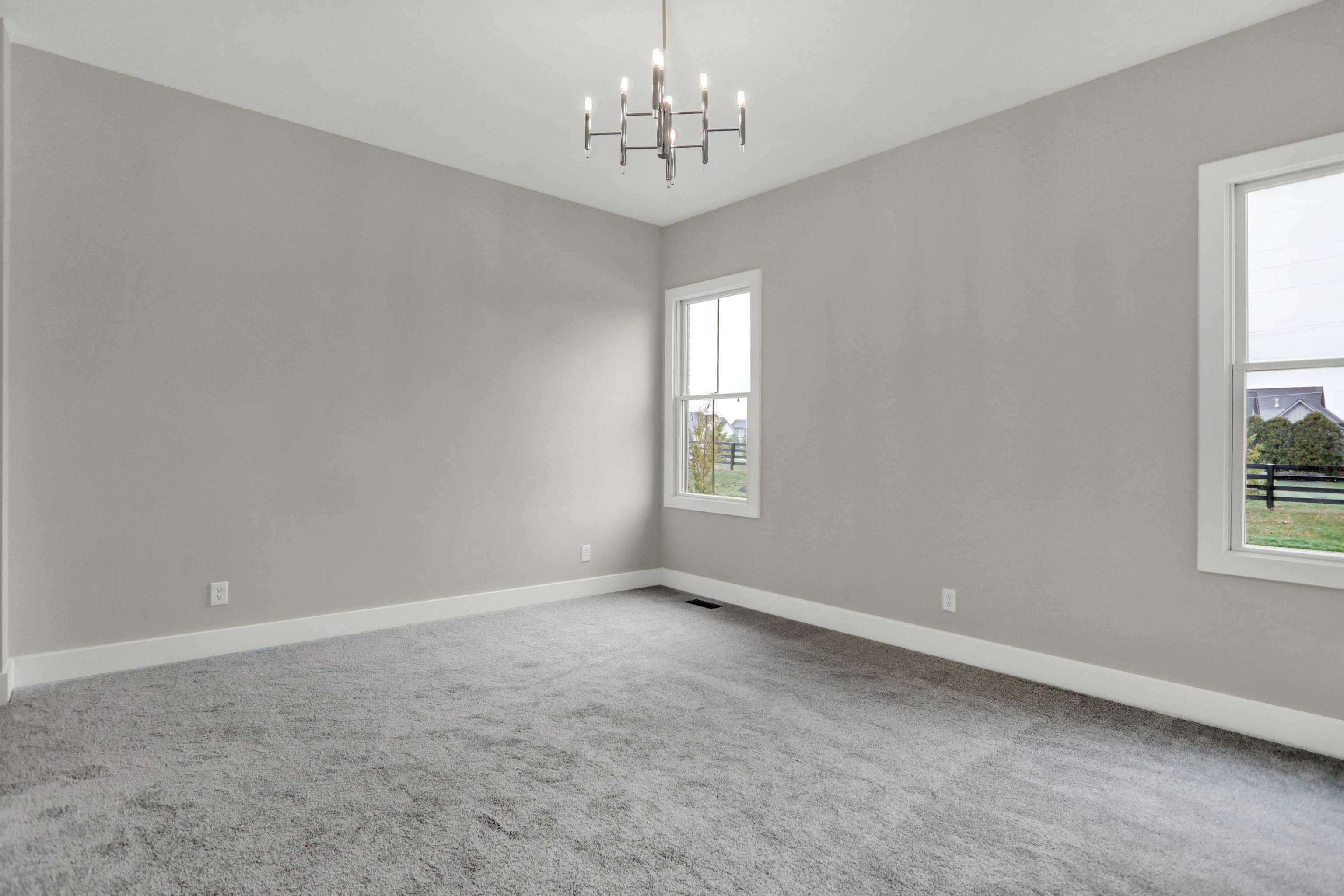 15039 Oak Hollow Lane W