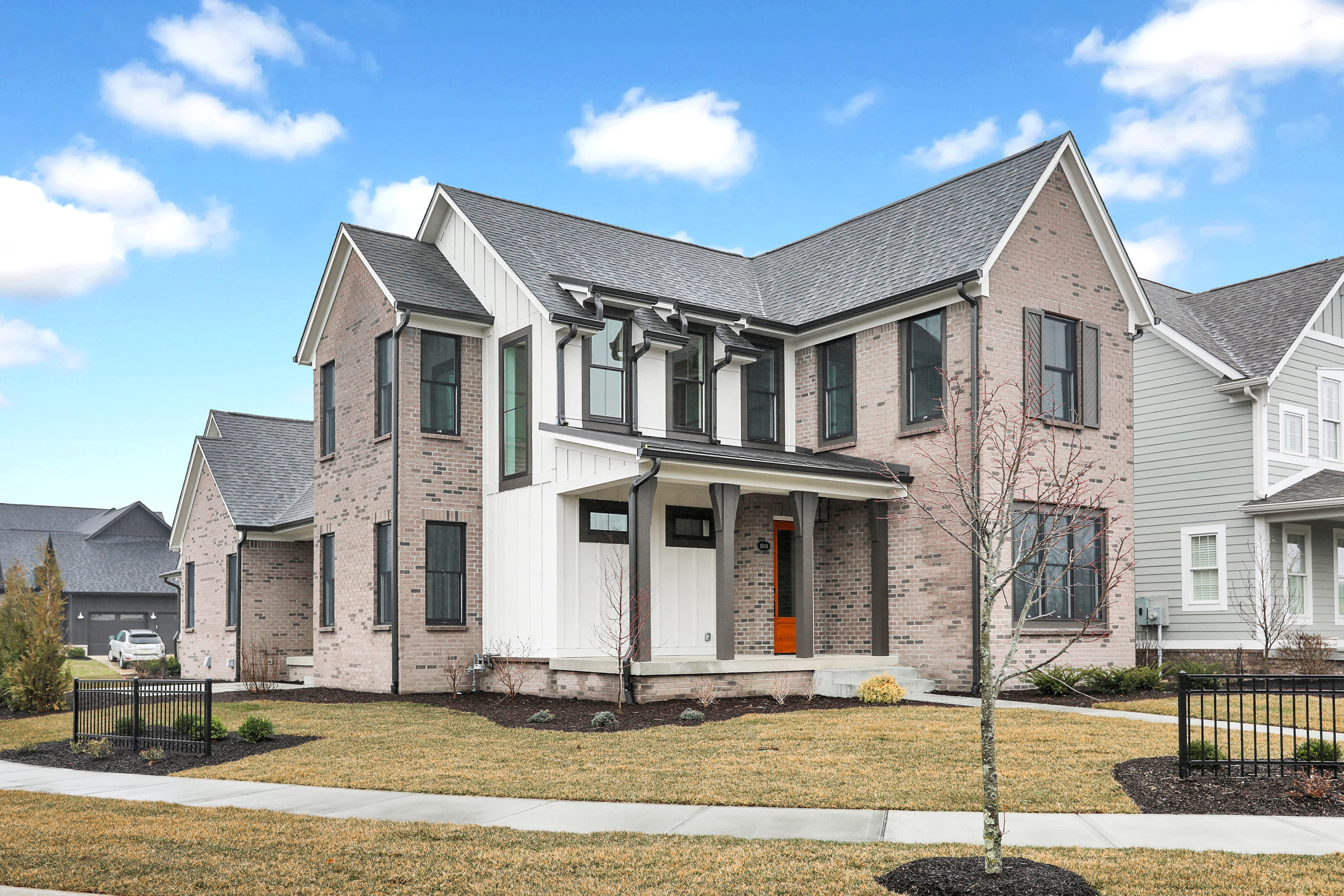 15039 Oak Hollow Lane W