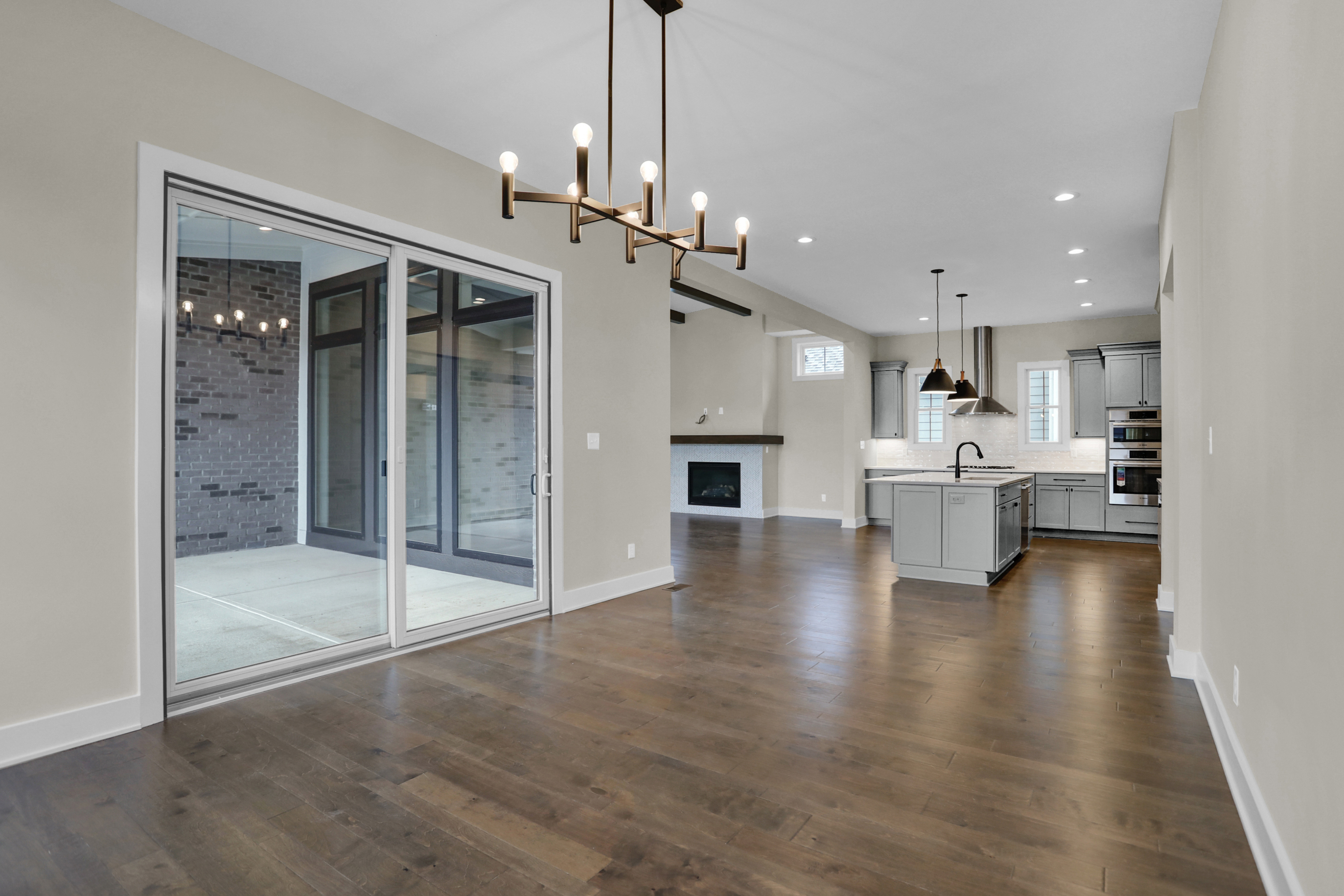 15039 Oak Hollow Lane W