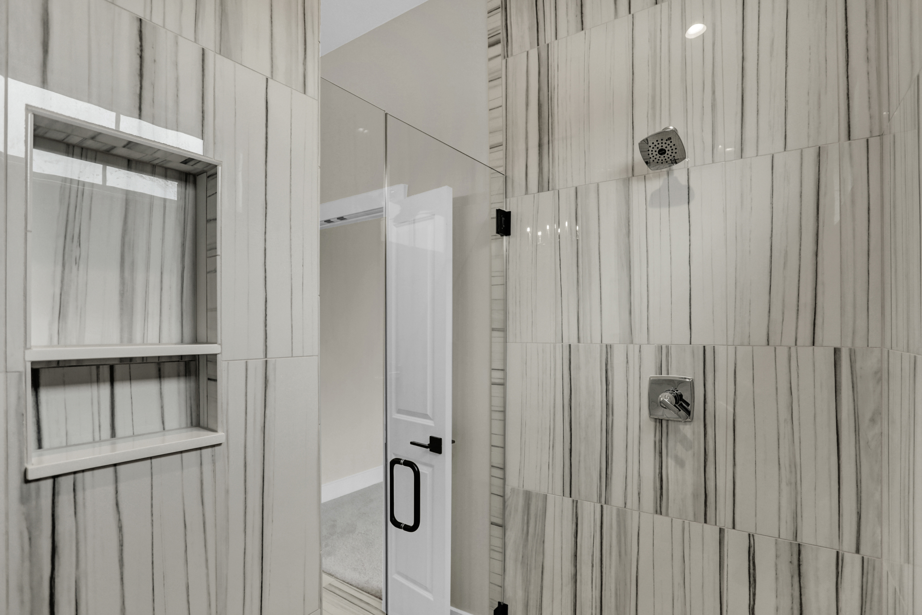 15039 Oak Hollow Lane W