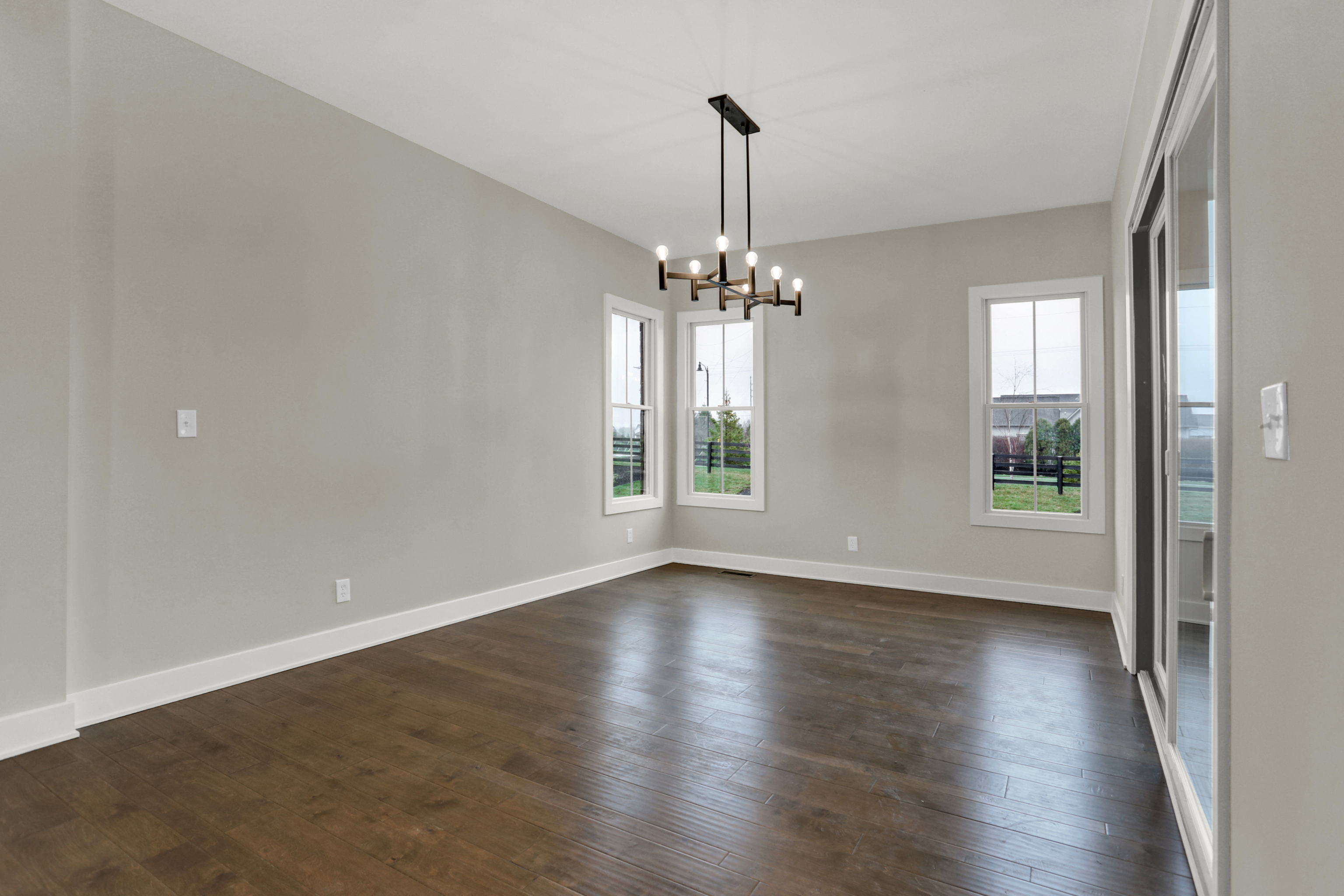 15039 Oak Hollow Lane W