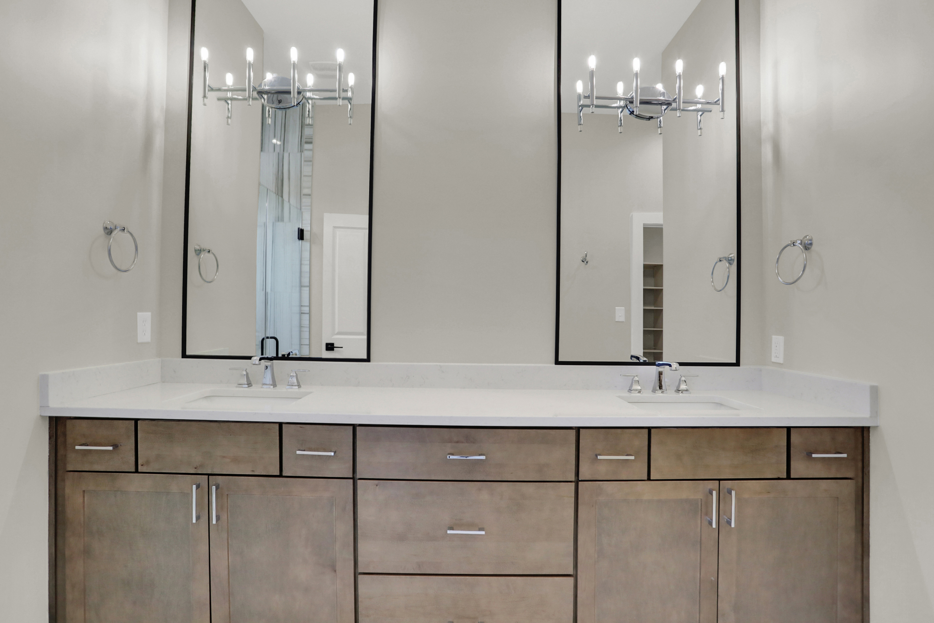 15039 Oak Hollow Lane W