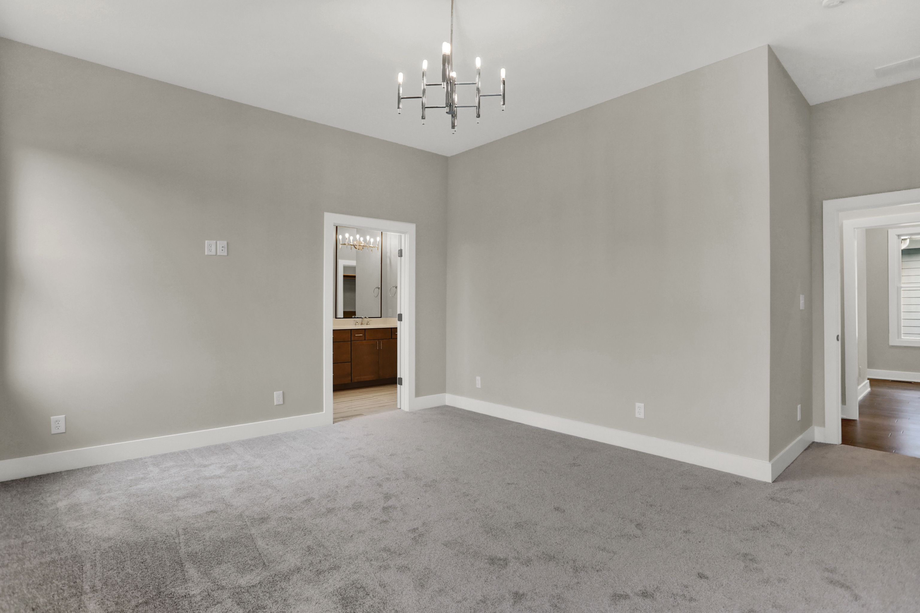 15039 Oak Hollow Lane W