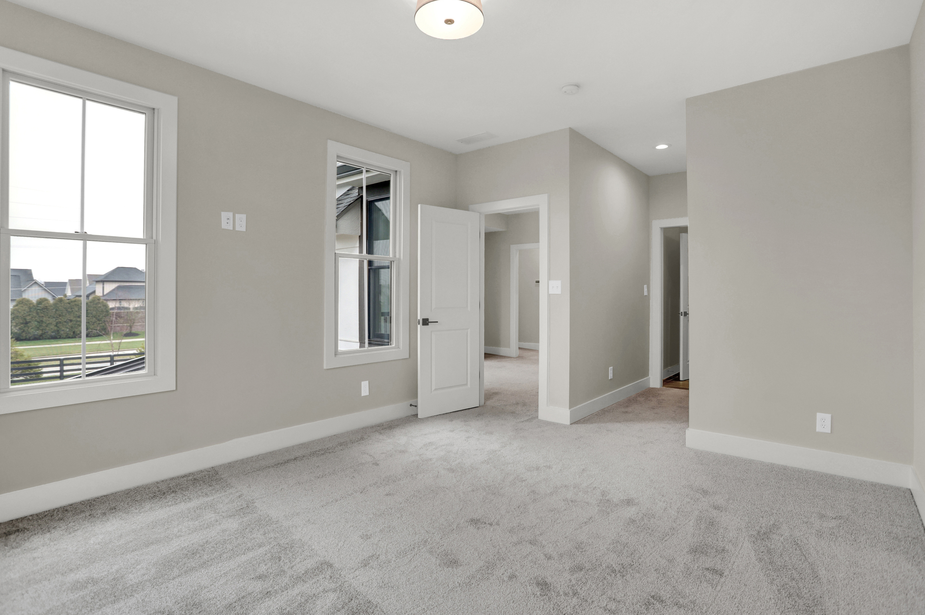 15039 Oak Hollow Lane W