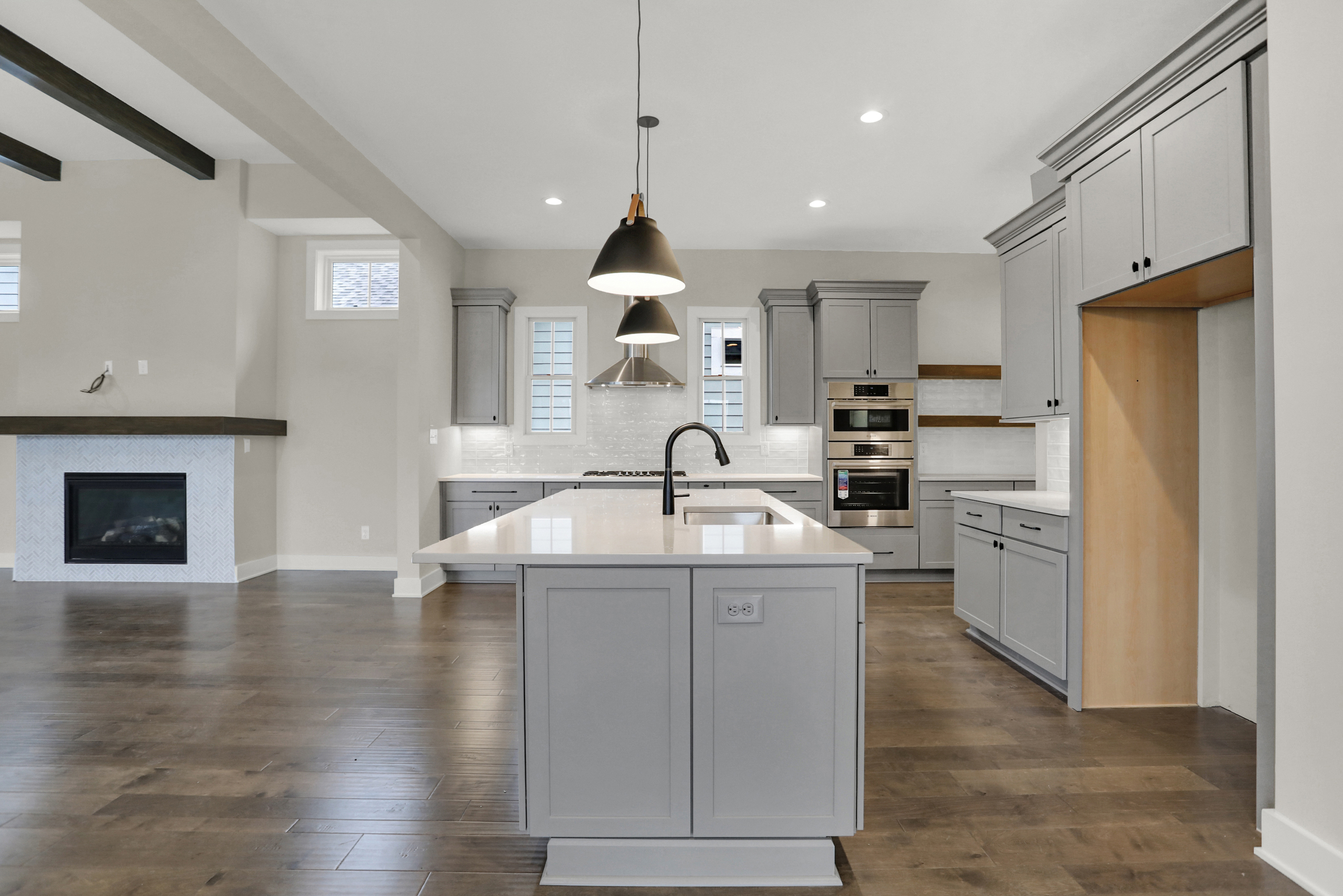 15039 Oak Hollow Lane W