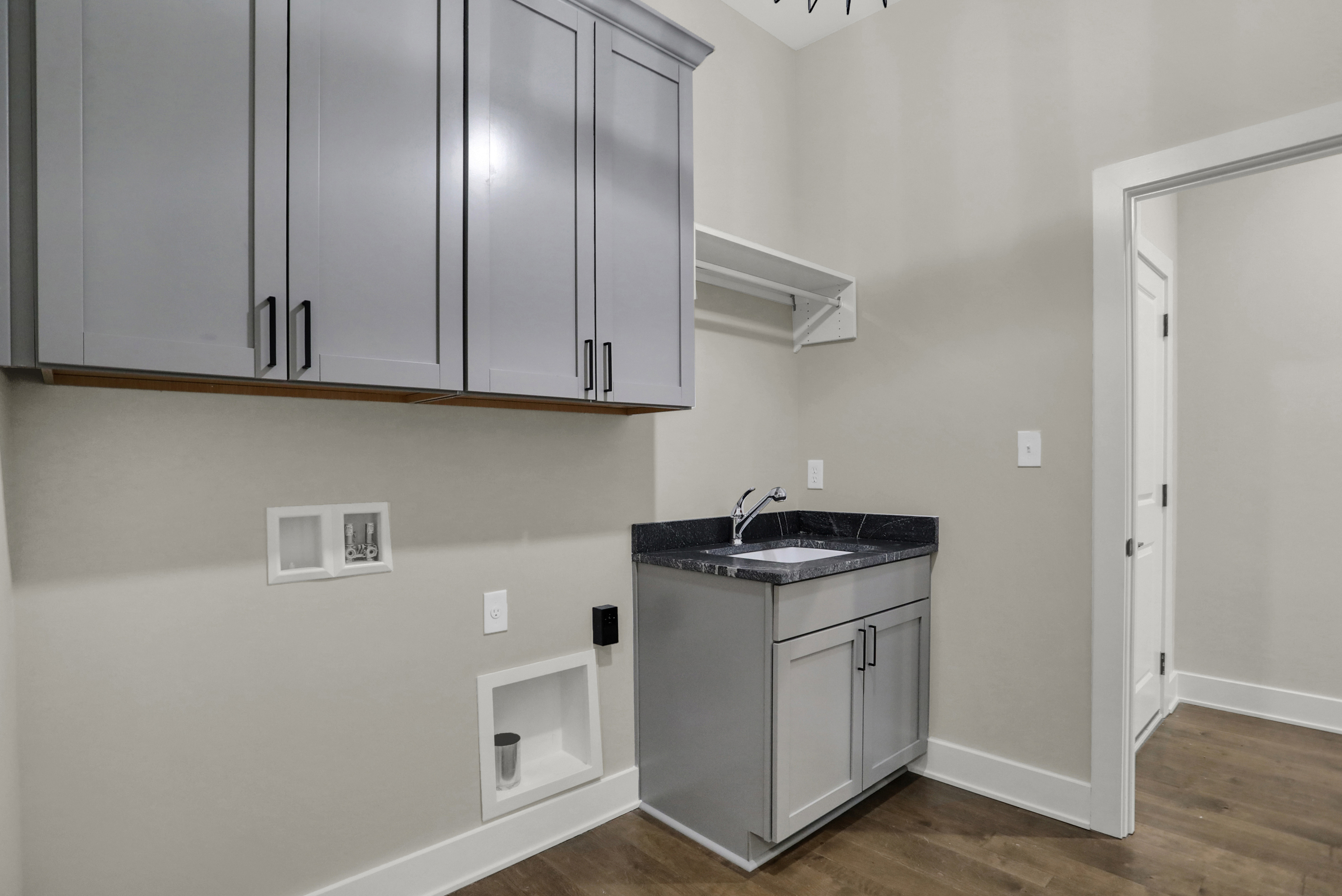 15039 Oak Hollow Lane W