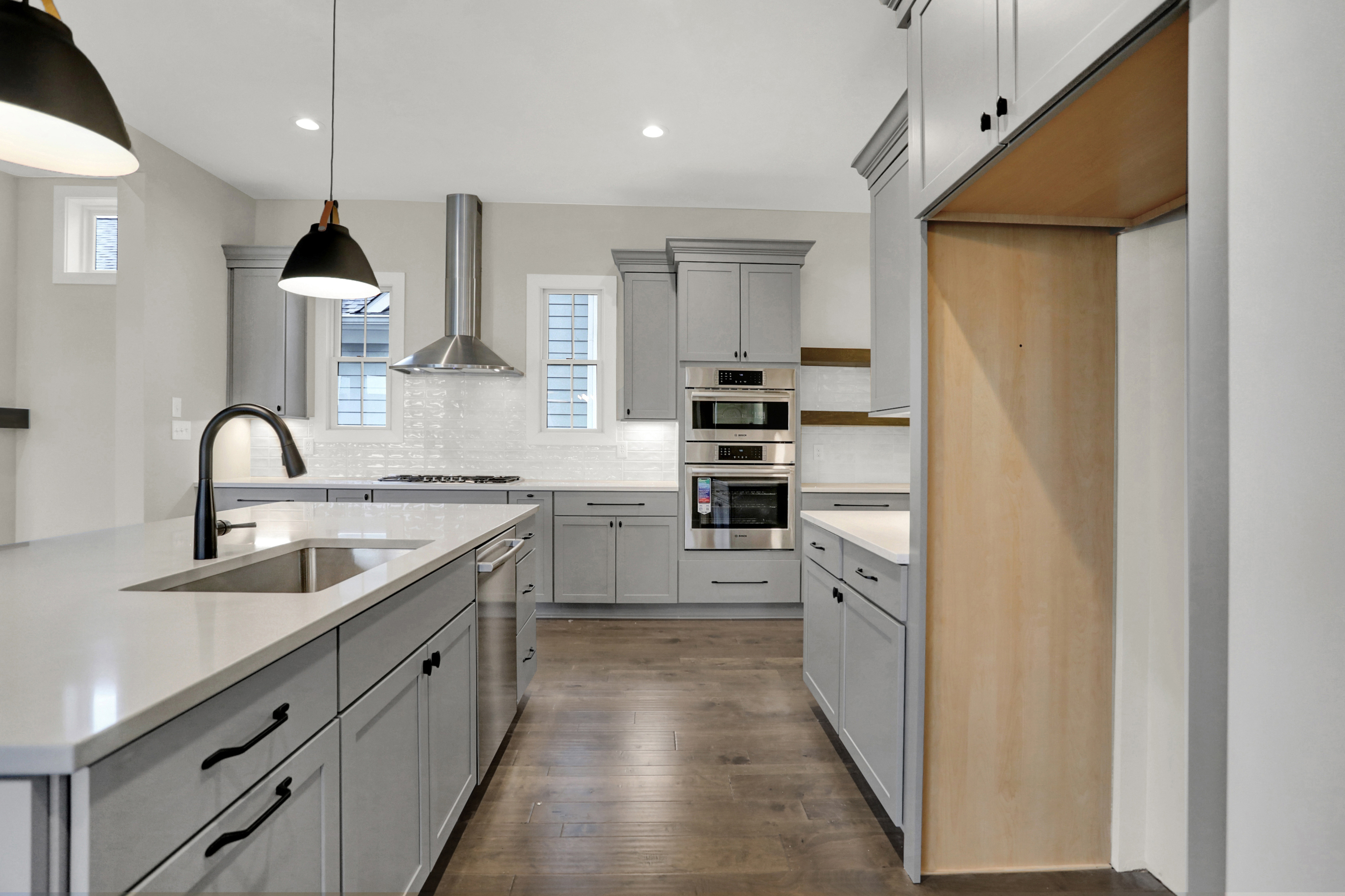 15039 Oak Hollow Lane W