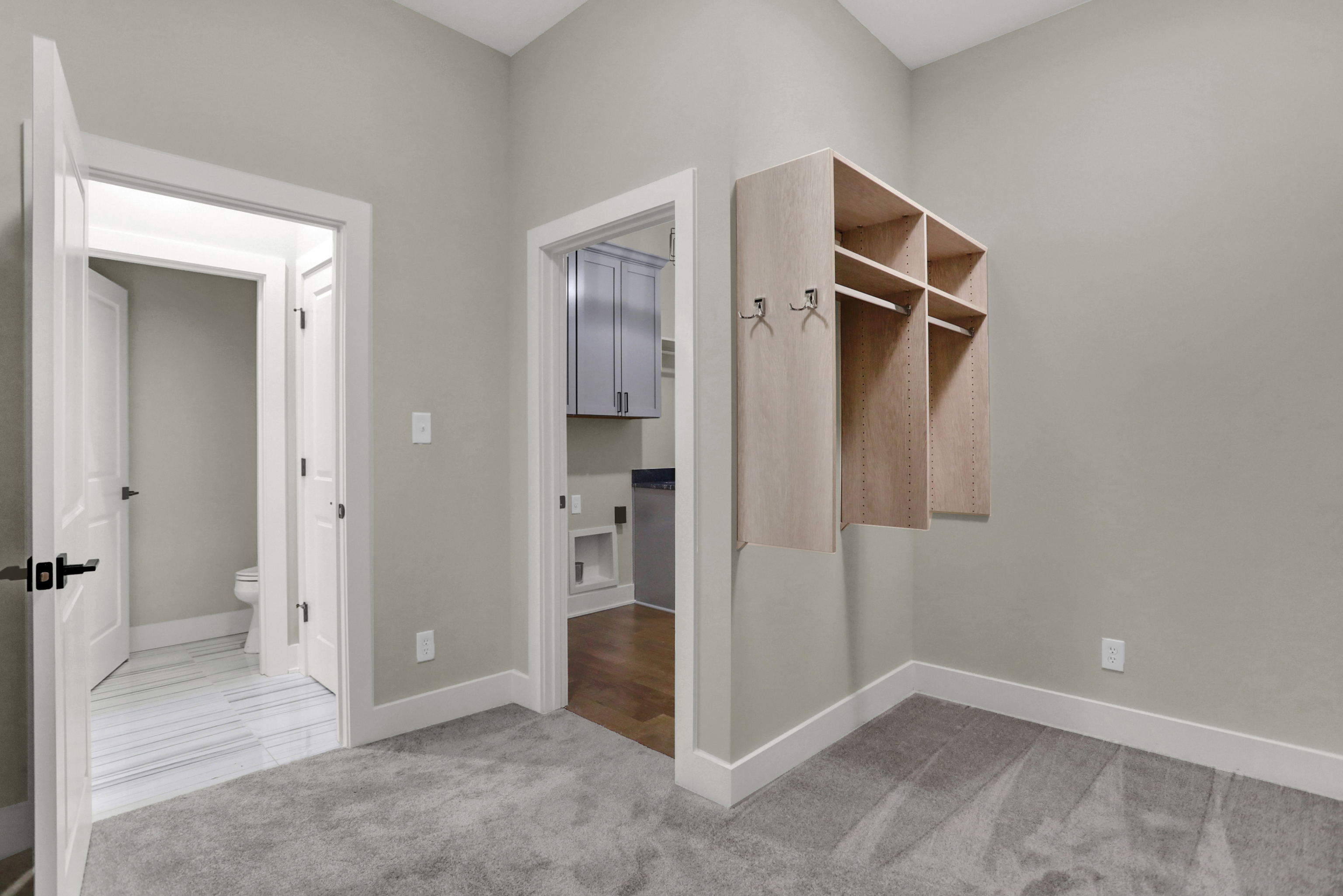 15039 Oak Hollow Lane W