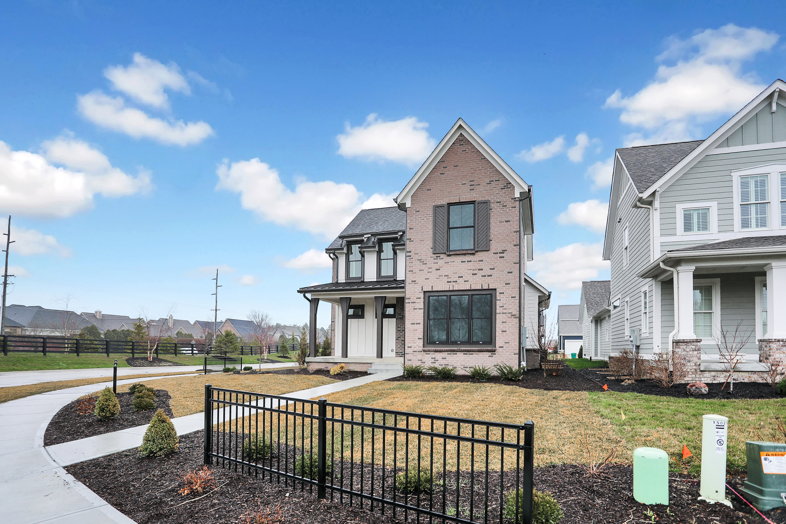 15039 Oak Hollow Lane W