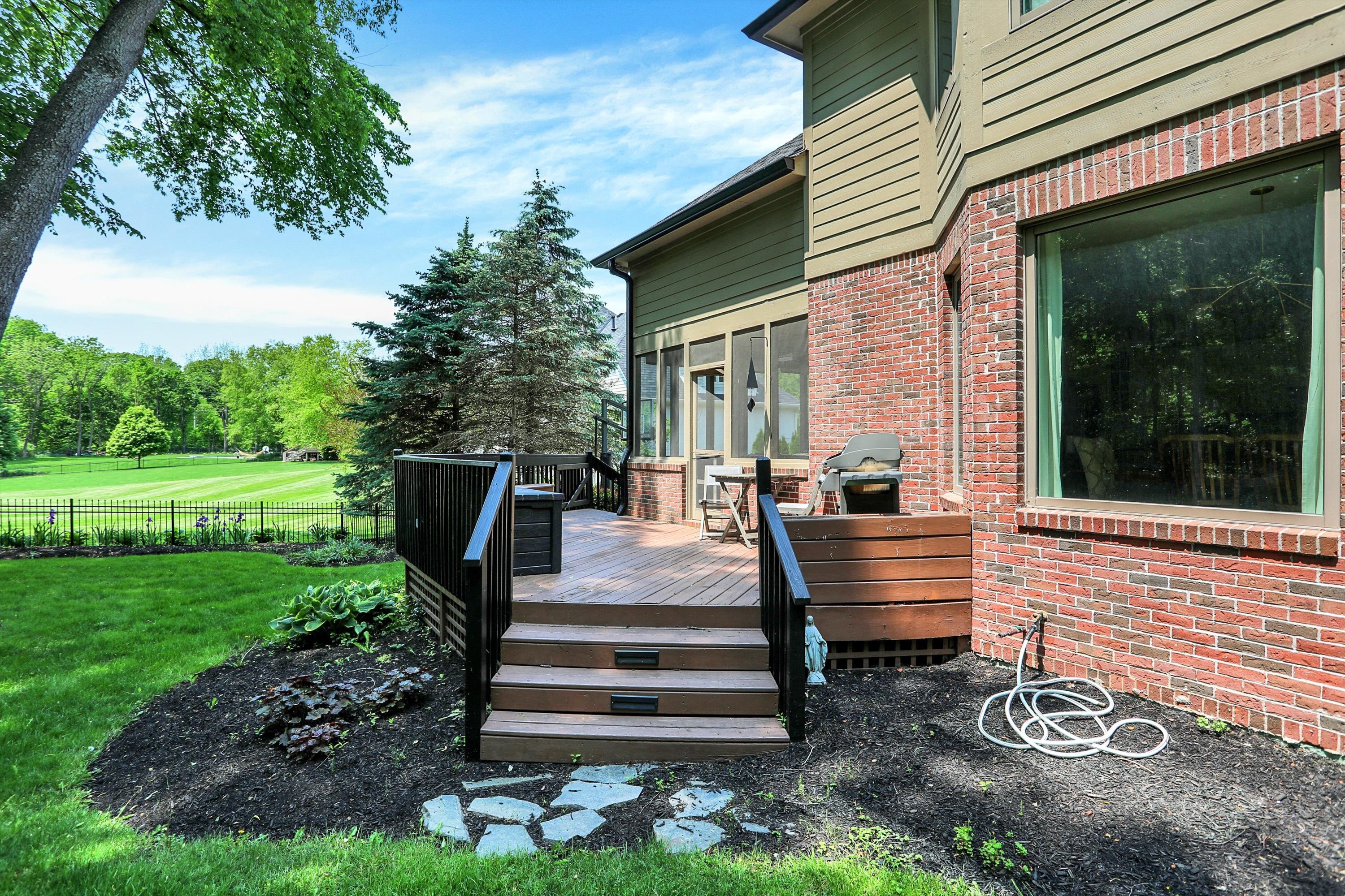 6119 Clearview Drive